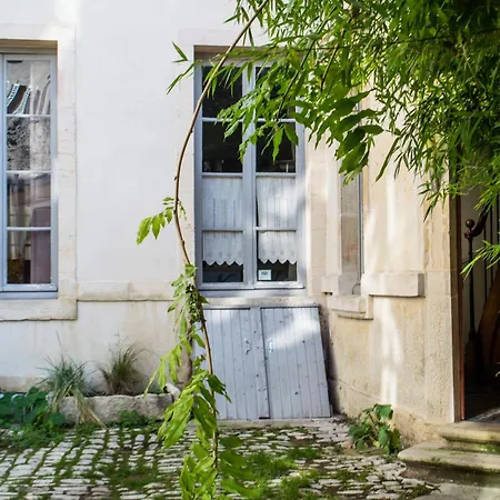 Apartamento Authentic Flat In Dijon Exterior foto